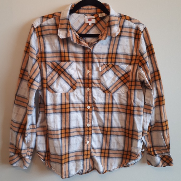 Levi's Tops - Levi's plaid button up shirt